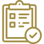 Goldfarbenes Symbol eines Klemmbretts mit einer Checkliste und einem großen Häkchen davor, das für erledigte oder genehmigte Aufgaben steht - ideal für die Verfolgung von Aurora Tierkrematorium-Diensten. Aurora Tierkrematorium